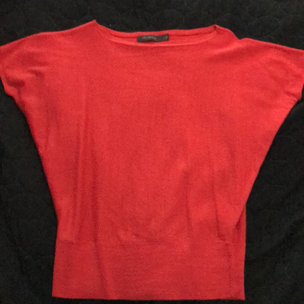 Limited coral short sleeve sweater